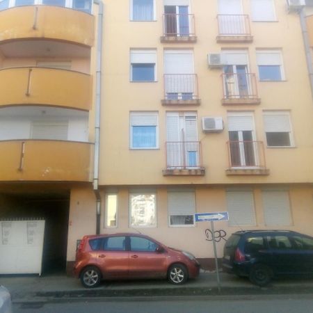 Ivana Center Novi Sad Exteriör bild